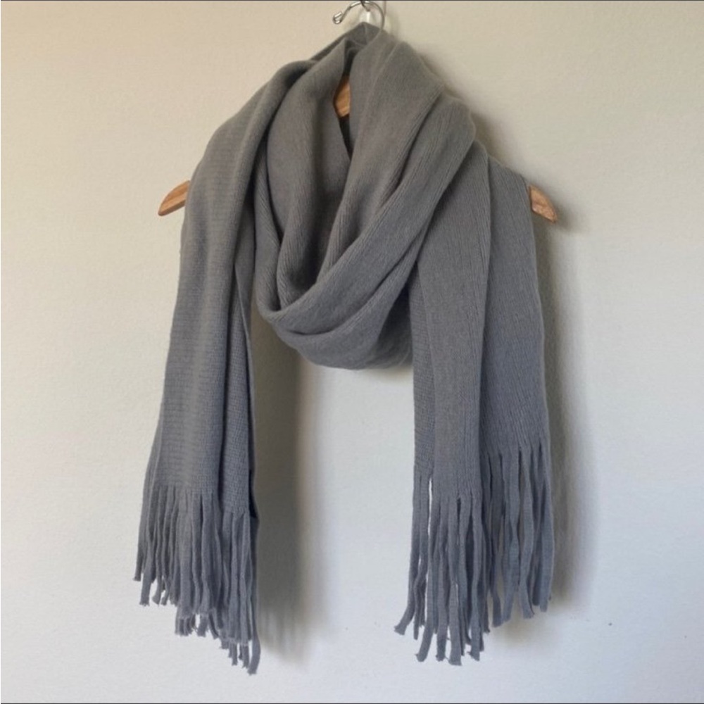 Steve Madden | Grey Scarf with Fringe